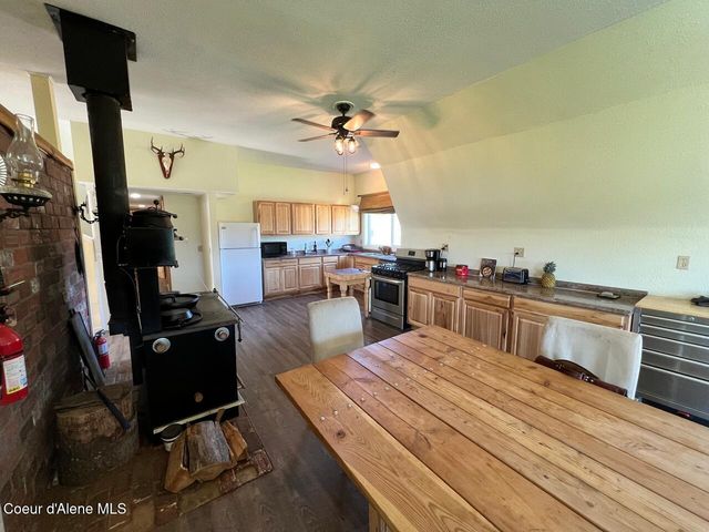571 Johns Creek Rd., Emida, ID 83861
