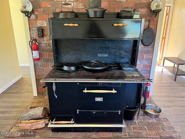 571 Johns Creek Rd., Emida, ID 83861