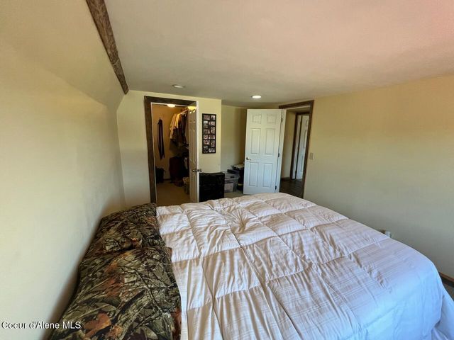 571 Johns Creek Rd., Emida, ID 83861