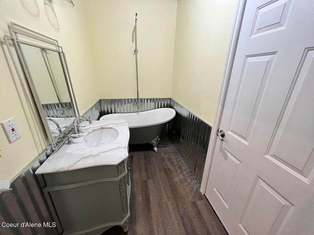 571 Johns Creek Rd., Emida, ID 83861