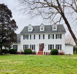 205 Starboard Court, Elizabeth City, NC 27909