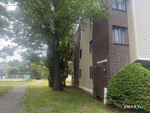 7 Padanaram Road B23, Danbury, CT 06811