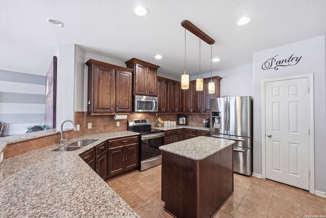 516 Brook Shadow, Cibolo, TX 78108
