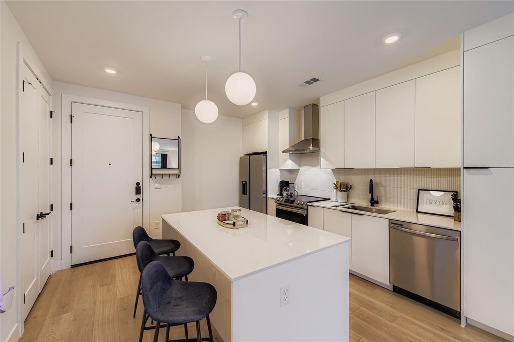 1701 Simond Ave 513, Austin, TX 78723