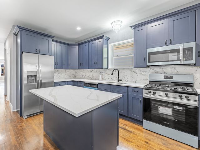 8430 S Manistee Avenue, Chicago, IL 60617