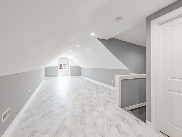 8430 S Manistee Avenue, Chicago, IL 60617