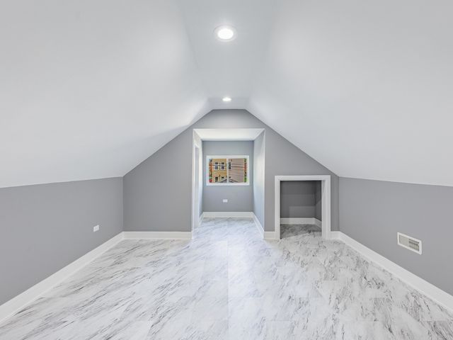 8430 S Manistee Avenue, Chicago, IL 60617