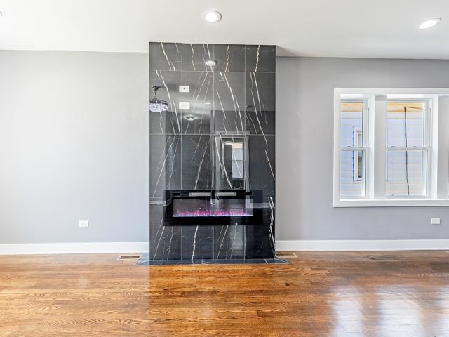 8430 S Manistee Avenue, Chicago, IL 60617