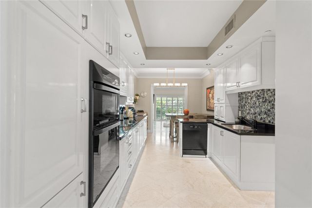 1228 Hillsboro Mile 202, Hillsboro Beach, FL 33062