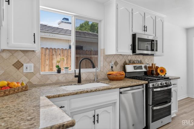 10331 Cheyenne Drive, Bakersfield, CA 93312