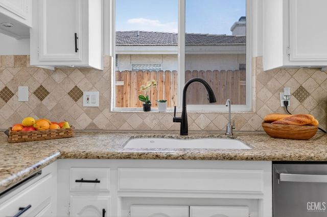 10331 Cheyenne Drive, Bakersfield, CA 93312