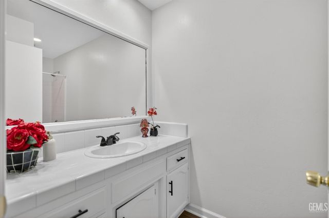 10331 Cheyenne Drive, Bakersfield, CA 93312