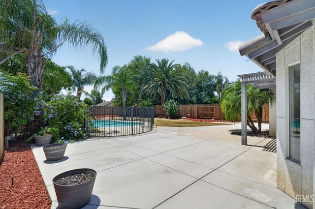 10331 Cheyenne Drive, Bakersfield, CA 93312