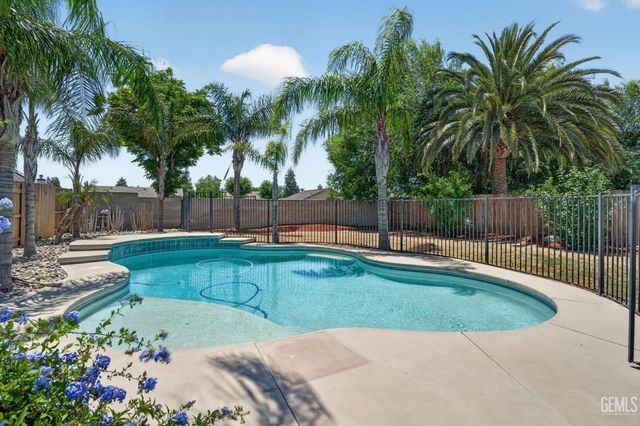 10331 Cheyenne Drive, Bakersfield, CA 93312