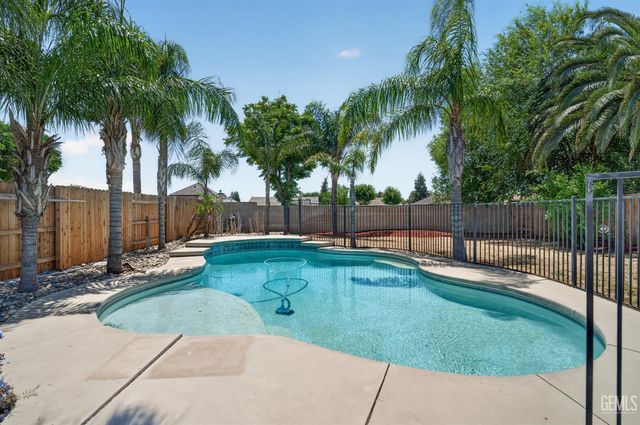 10331 Cheyenne Drive, Bakersfield, CA 93312