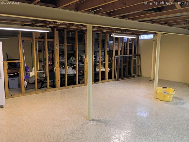 32621 Whitley Circle, Warren, MI 48088