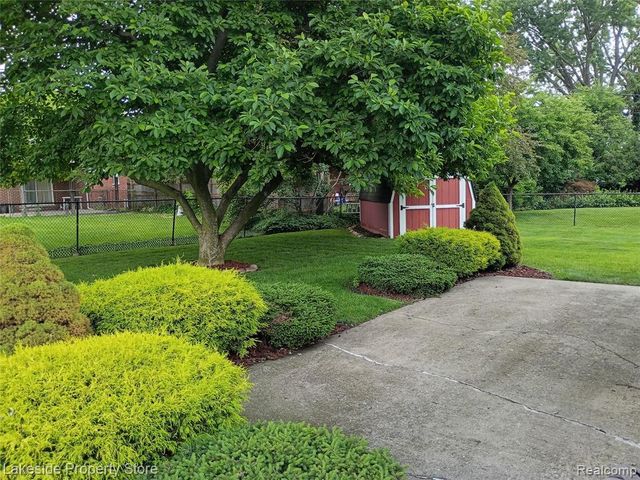32621 Whitley Circle, Warren, MI 48088