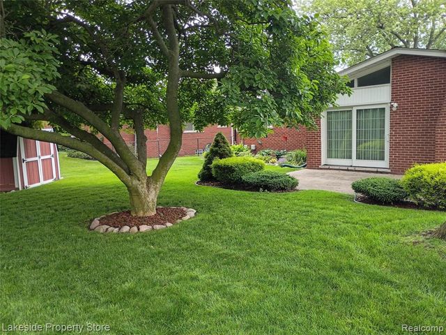 32621 Whitley Circle, Warren, MI 48088