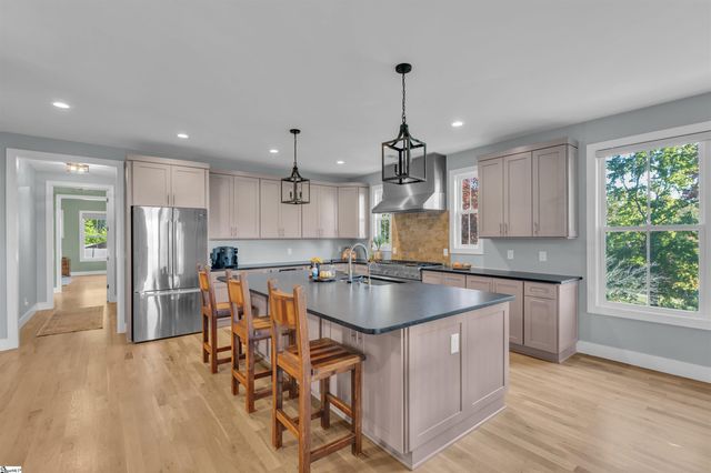 208 Mountain Edge Court, Greenville, SC 29609