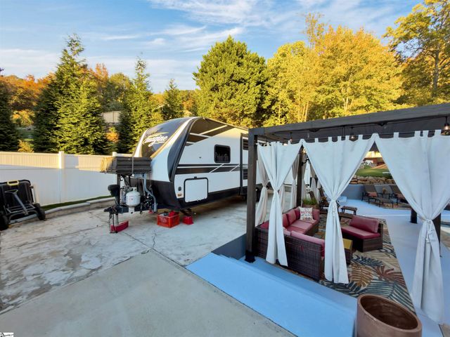 208 Mountain Edge Court, Greenville, SC 29609