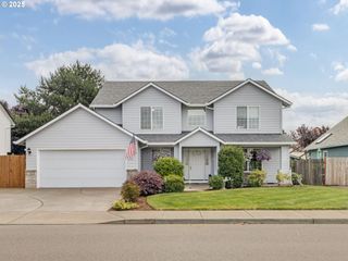 1136 S PINE St, Canby, OR 97013