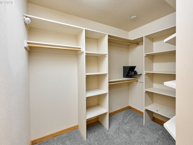 29977 Sw HEATER Rd, Sherwood, OR 97140