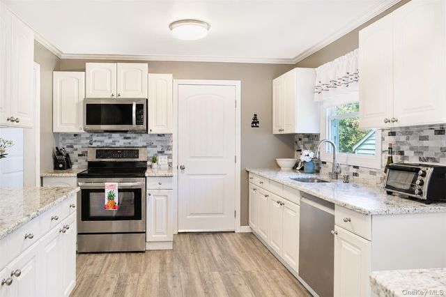 49 Regent Street, Patchogue, NY 11772