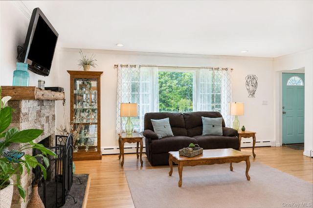 49 Regent Street, Patchogue, NY 11772