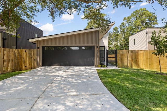 1502 Primrose Street, Conroe, TX 77385