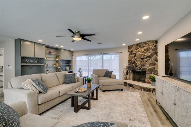 2587 Swan Lane, Las Vegas, NV 89121