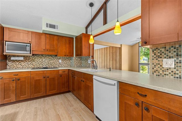 32 PEBBLE BEACH DRIVE, Ormond Beach, FL 32174