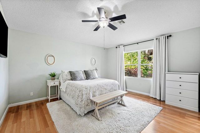 5418 Club Circle, Haverhill, FL 33415