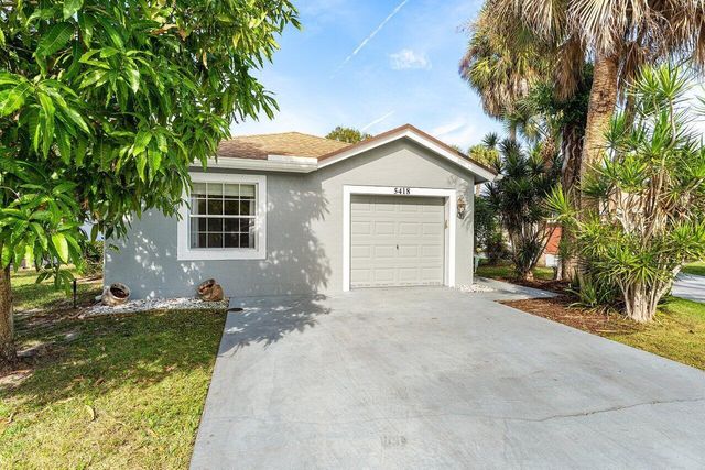 5418 Club Circle, Haverhill, FL 33415