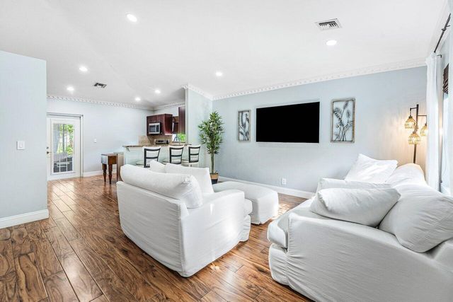 5418 Club Circle, Haverhill, FL 33415