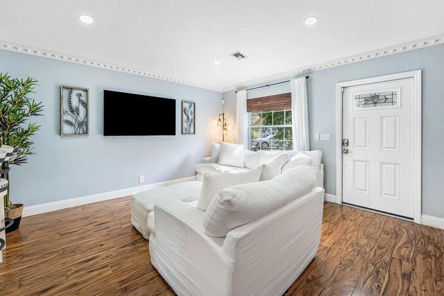 5418 Club Circle, Haverhill, FL 33415