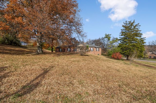 1252 W Hickory Springs Ct, Brentwood, TN 37027