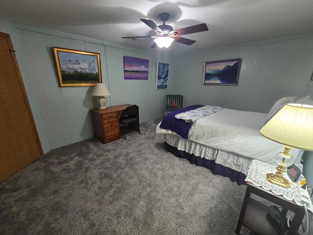 2116 Kingsley St, Newton, KS 67114