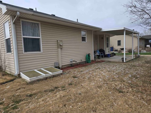 2116 Kingsley St, Newton, KS 67114