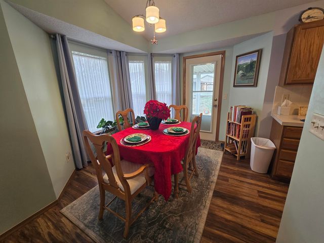 2116 Kingsley St, Newton, KS 67114