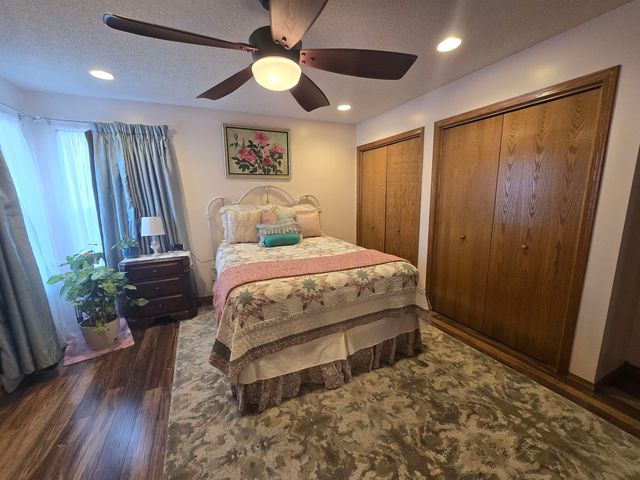 2116 Kingsley St, Newton, KS 67114