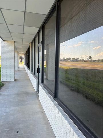 60 MACARTHUR Drive, Alexandria, LA 71303