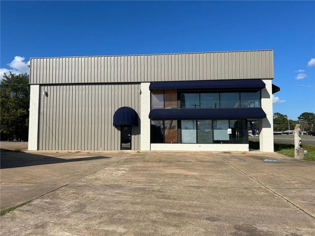 60 MACARTHUR Drive, Alexandria, LA 71303