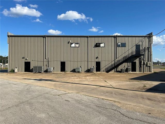 60 MACARTHUR Drive, Alexandria, LA 71303