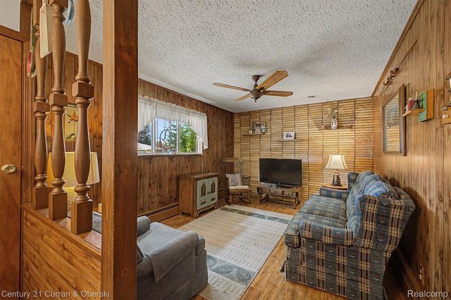27110 Clairview Drive, Dearborn Heights, MI 48127