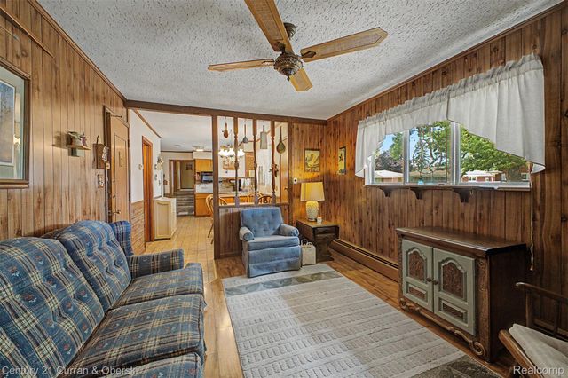 27110 Clairview Drive, Dearborn Heights, MI 48127