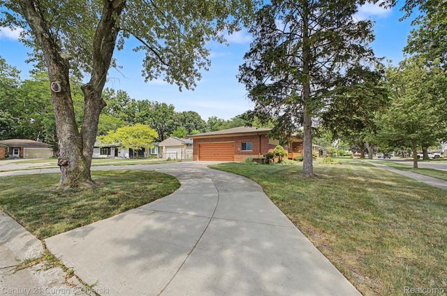 27110 Clairview Drive, Dearborn Heights, MI 48127