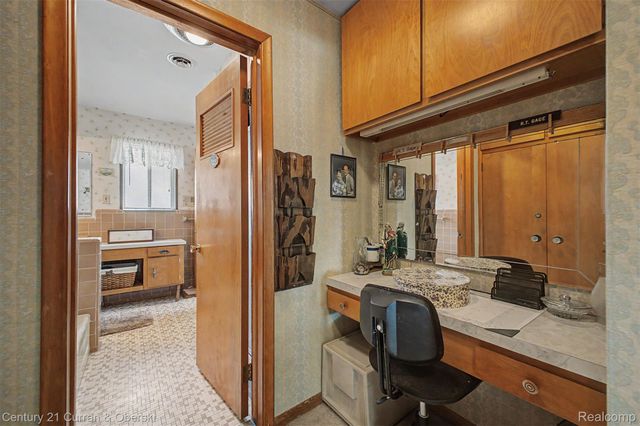 27110 Clairview Drive, Dearborn Heights, MI 48127