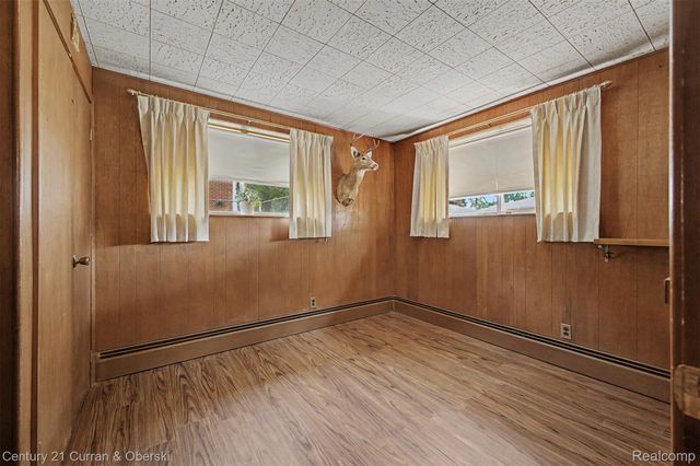 27110 Clairview Drive, Dearborn Heights, MI 48127