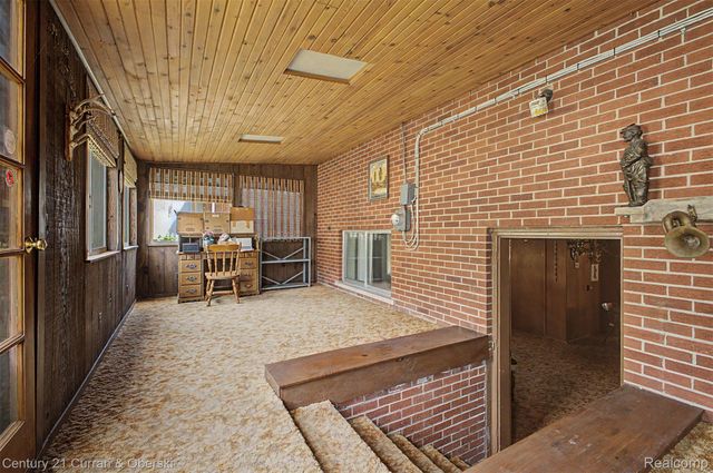 27110 Clairview Drive, Dearborn Heights, MI 48127