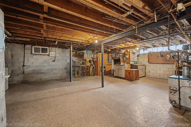 27110 Clairview Drive, Dearborn Heights, MI 48127